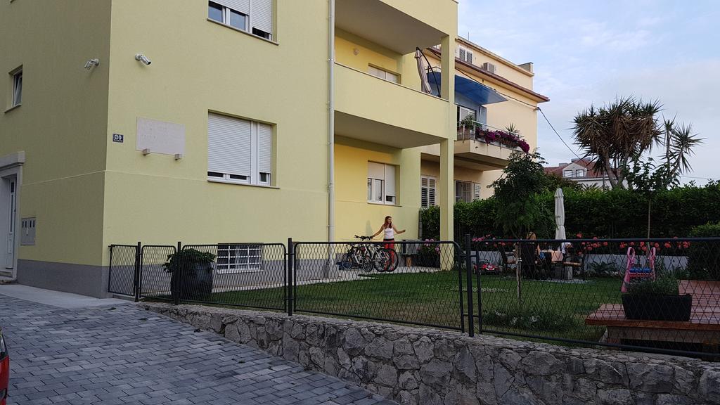 Apartments Adriana สปลิท ภายนอก รูปภาพ